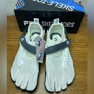 Fila Access SkeleToes EZ Slide Barefoot Minimalist Shoes Black White Mens Size 8